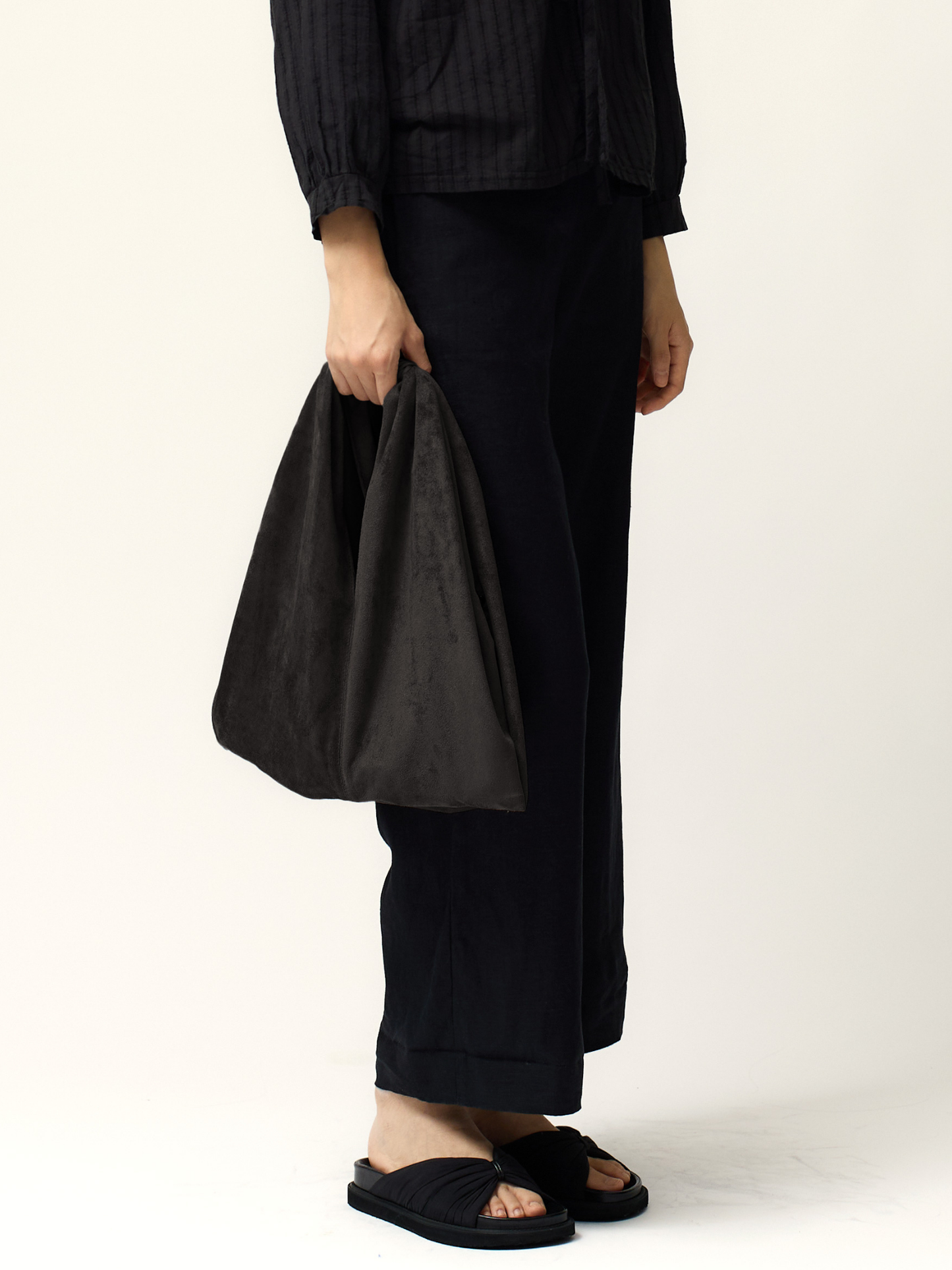 [Pre-Order] Unnamed Slouch Bag Medium