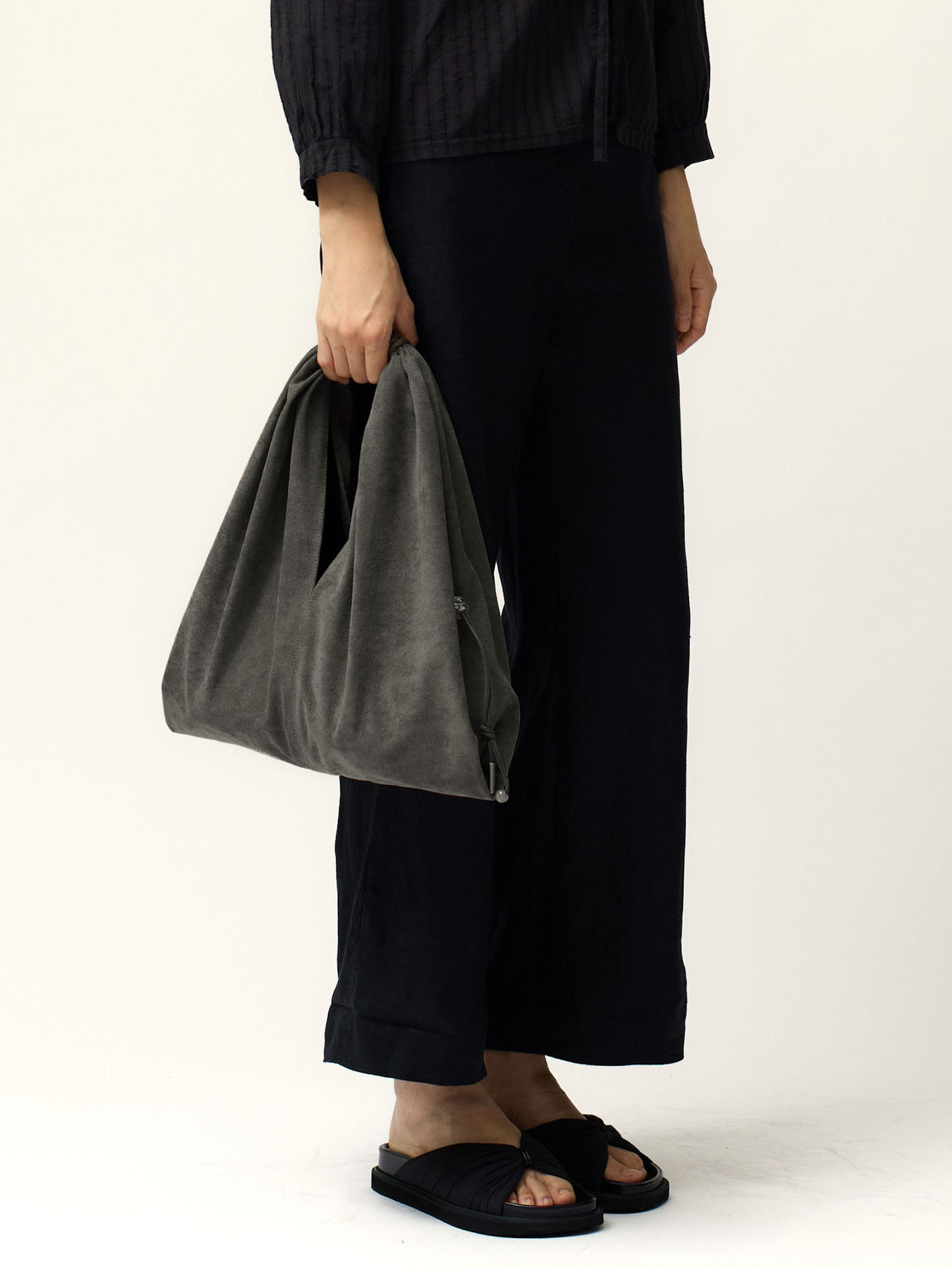 [Pre-Order] Unnamed Slouch Bag Medium